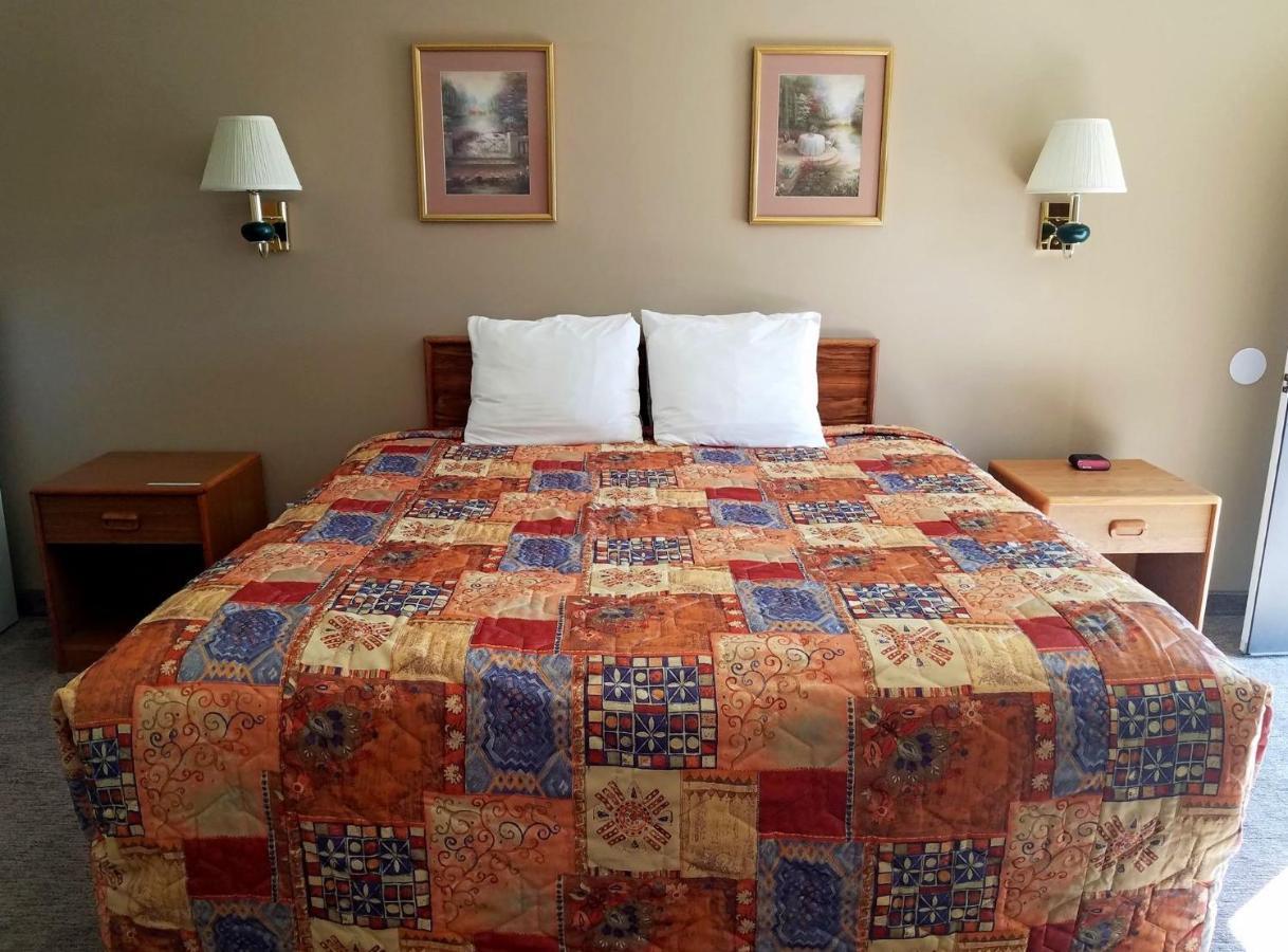 Aquarius Inn Bicknell Ngoại thất bức ảnh