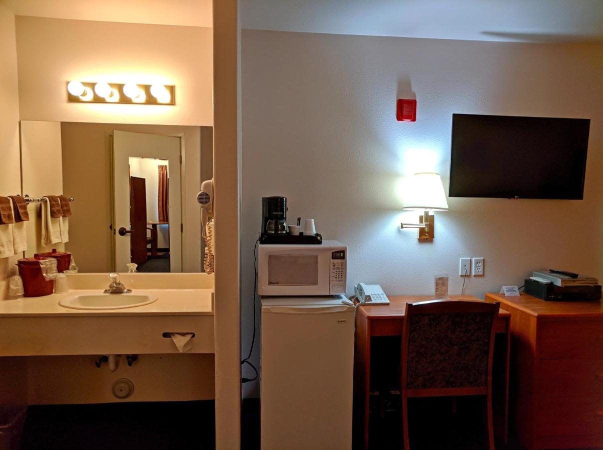 Aquarius Inn Bicknell Ngoại thất bức ảnh