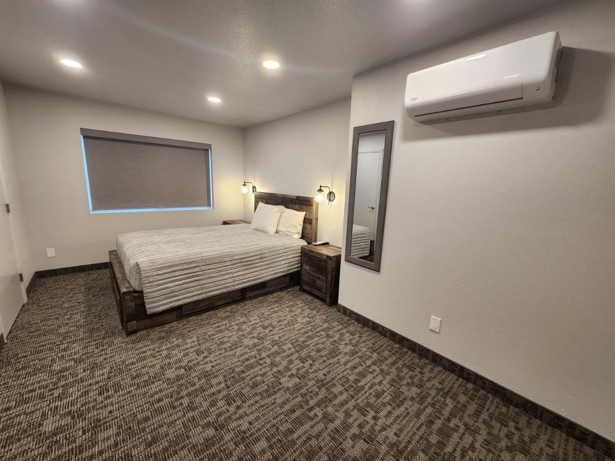Aquarius Inn Bicknell Ngoại thất bức ảnh