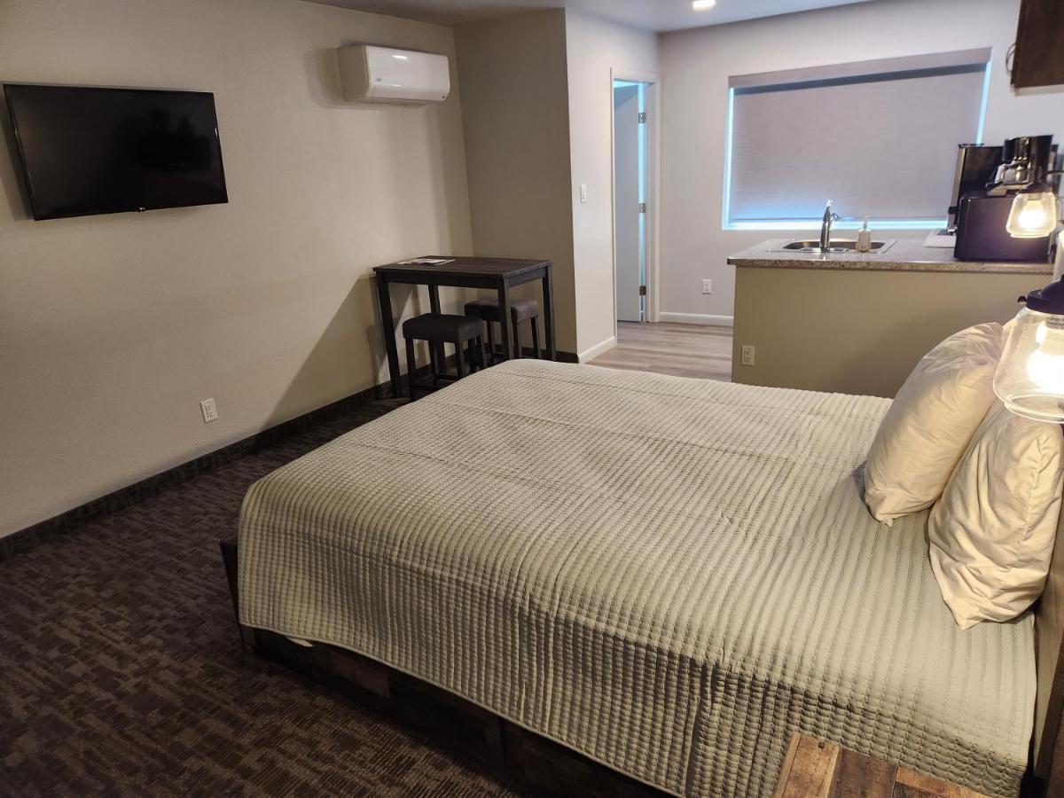 Aquarius Inn Bicknell Ngoại thất bức ảnh