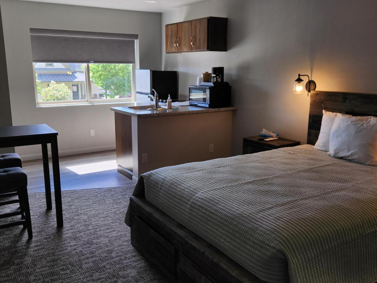 Aquarius Inn Bicknell Ngoại thất bức ảnh