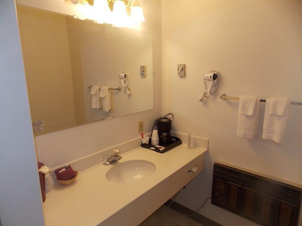 Aquarius Inn Bicknell Ngoại thất bức ảnh